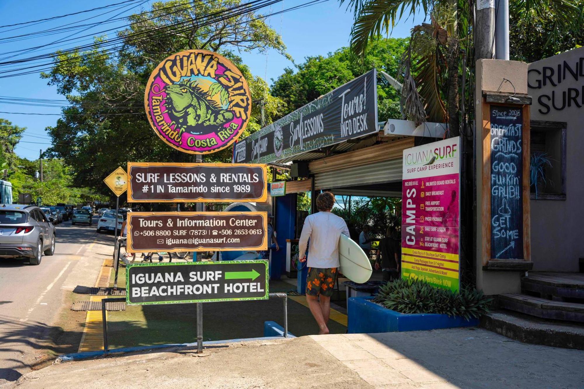 Iguana Surf Camp Hotel ตามารินโด ภายนอก รูปภาพ