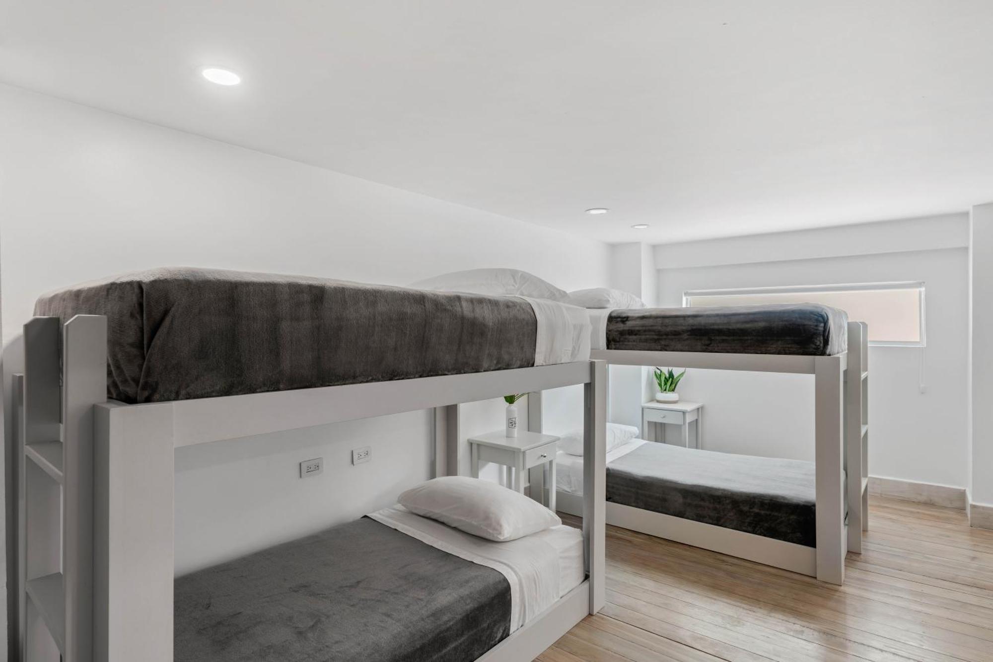 Iguana Surf Camp Hotel ตามารินโด ภายนอก รูปภาพ