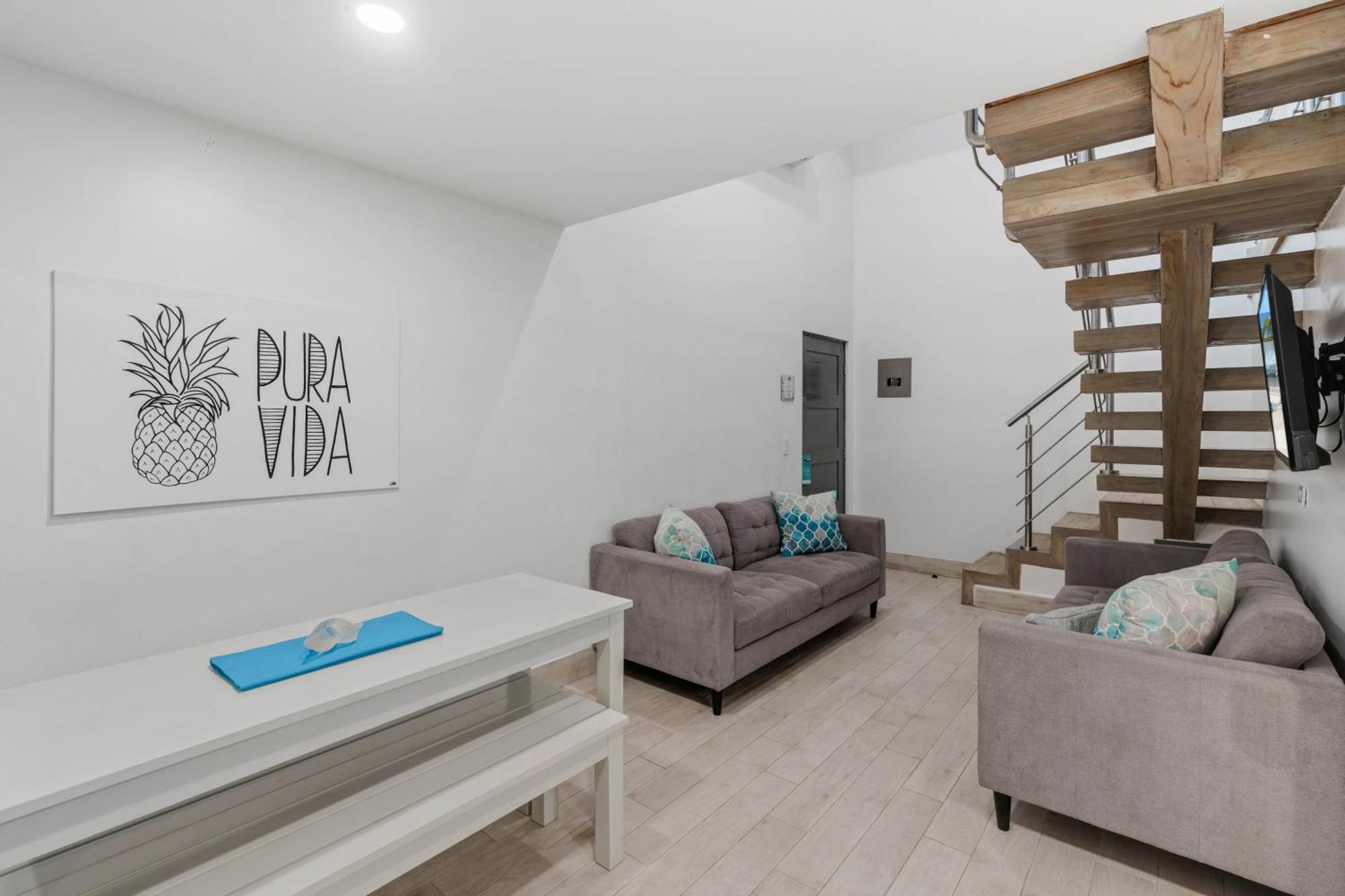 Iguana Surf Camp Hotel ตามารินโด ภายนอก รูปภาพ