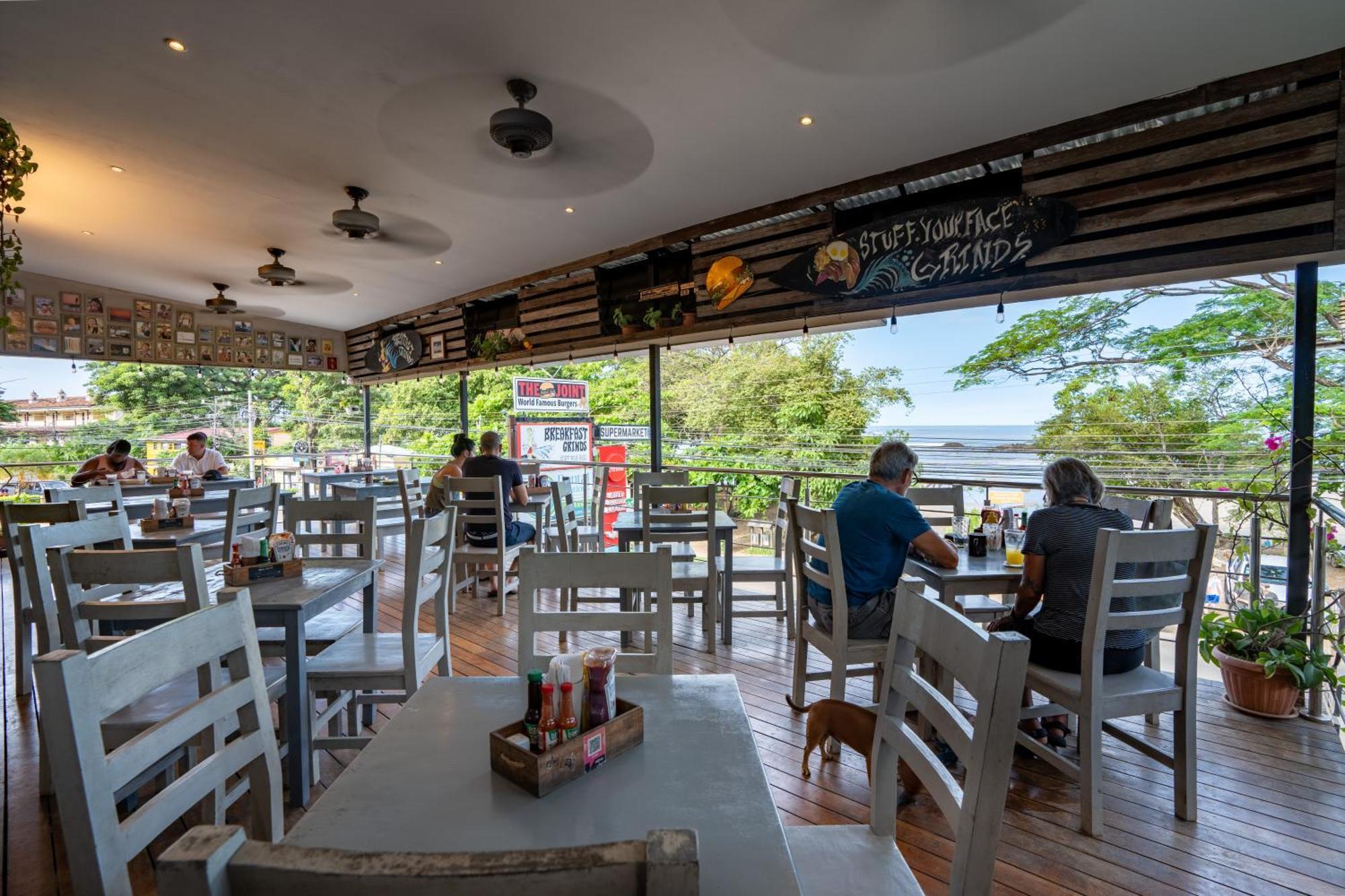 Iguana Surf Camp Hotel ตามารินโด ภายนอก รูปภาพ