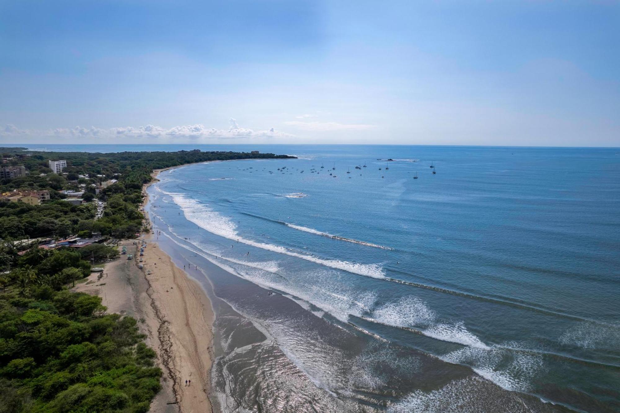 Iguana Surf Camp Hotel ตามารินโด ภายนอก รูปภาพ